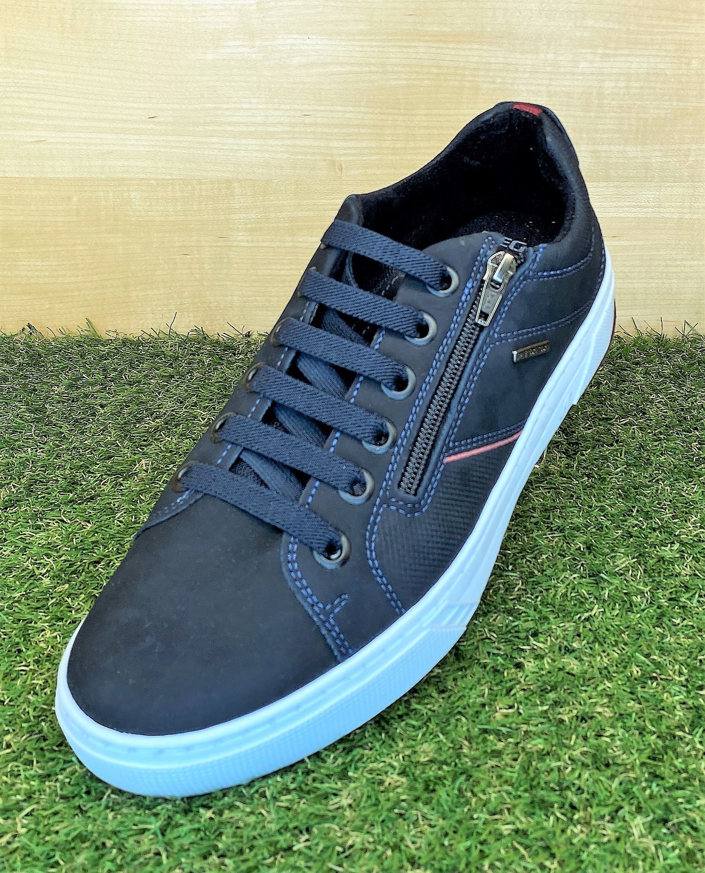 Pegada Trainers  Navy